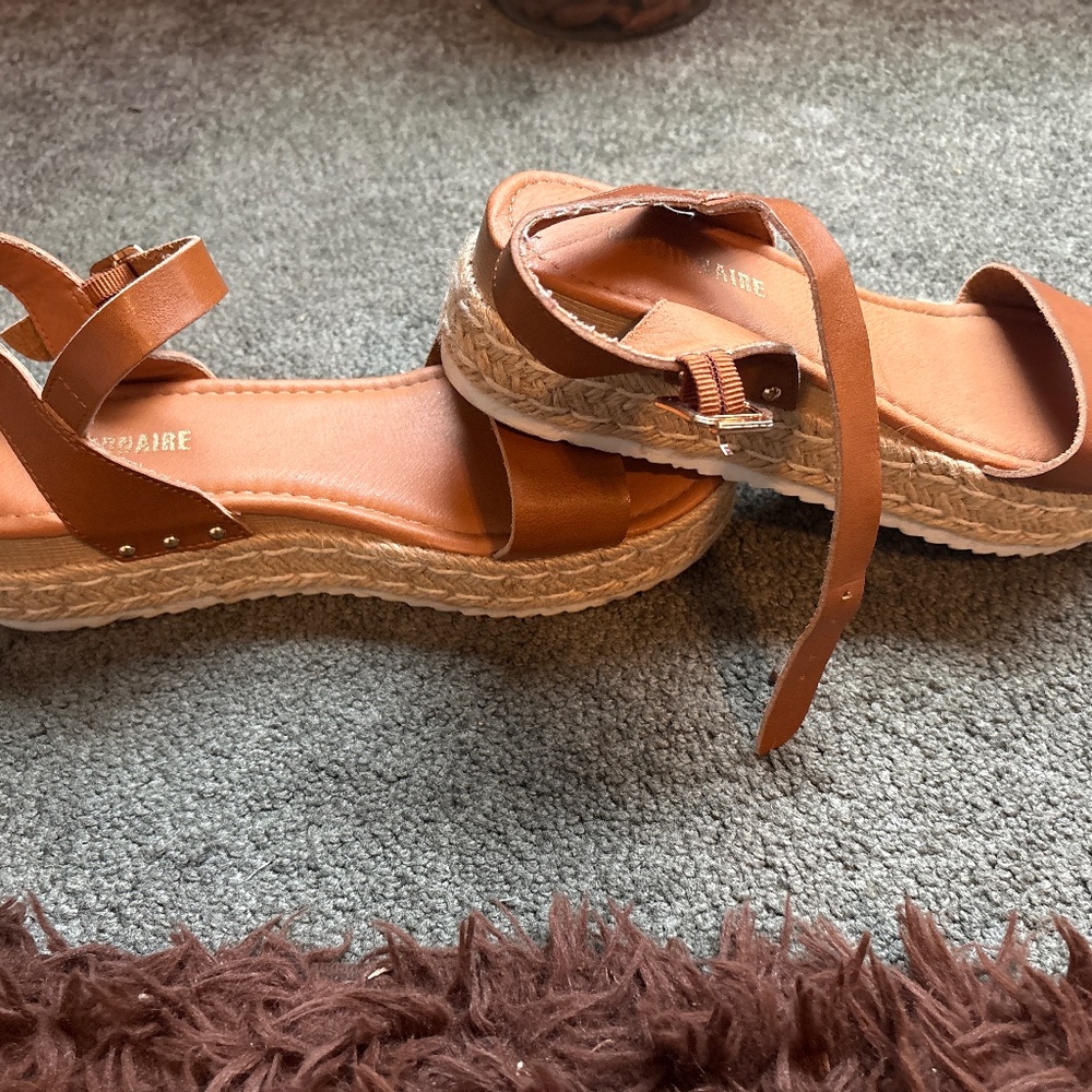 Sandles